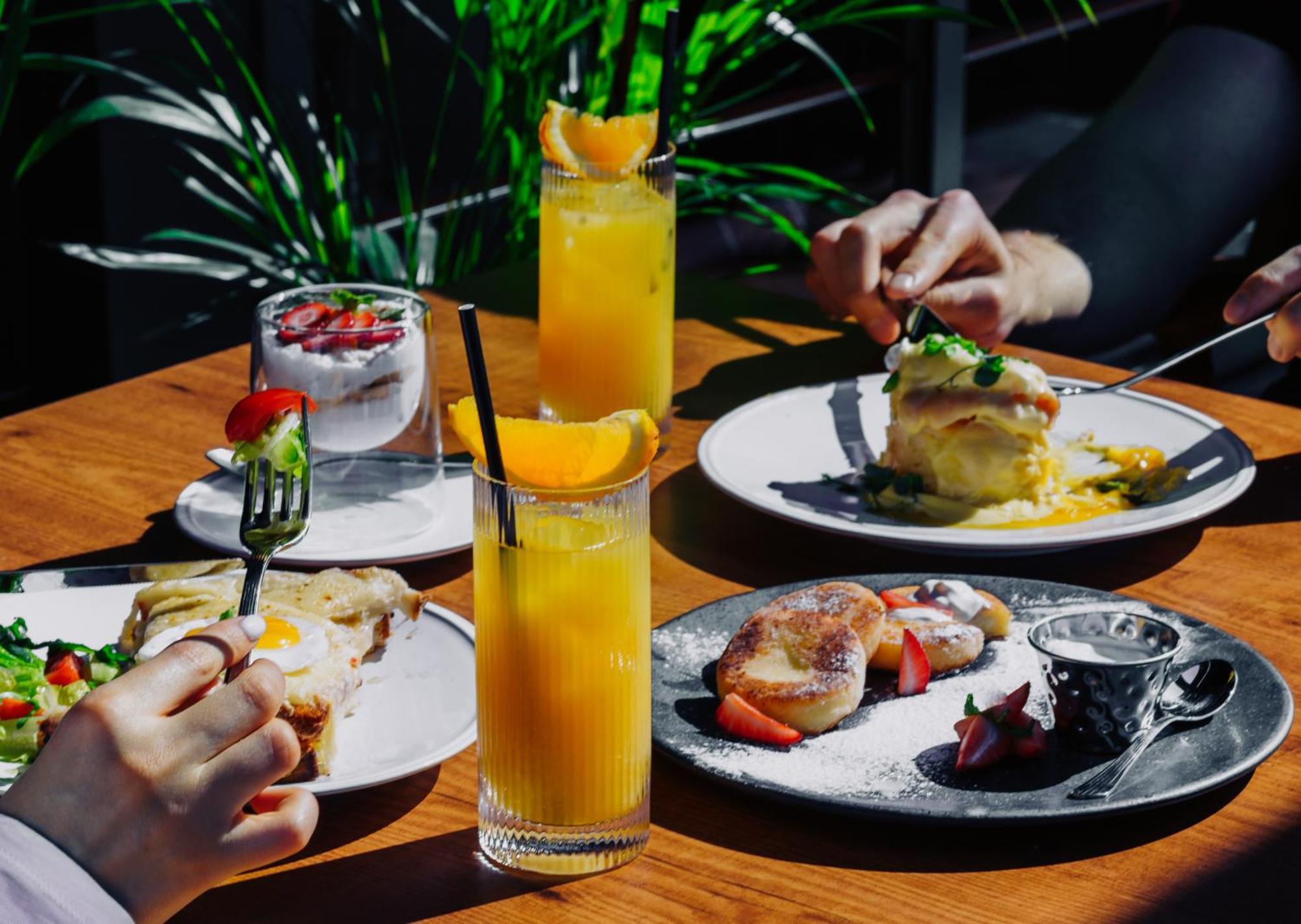 Tapis Rouge Design Boutique Hotel 巴统 外观 照片 A meal at a restaurant